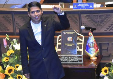 Presidente del Senado de Bolivia cercano a Evo Morales acepta ser candidato por su cuenta