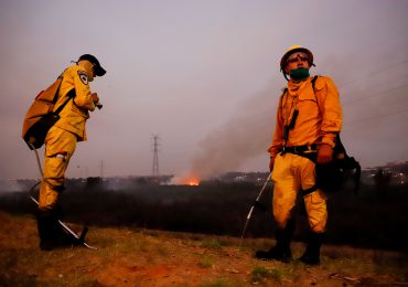 Una mujer asume como primera presidenta de los bomberos voluntarios de Paraguay