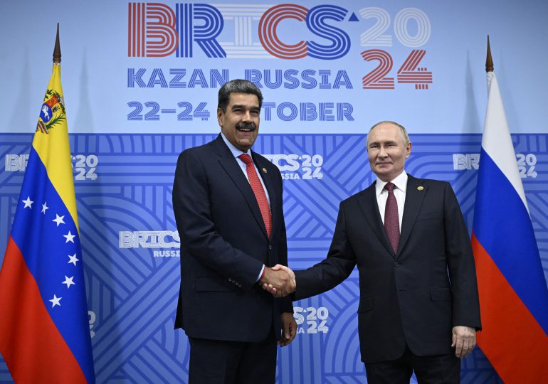 Maduro se reúne con Putin y anticipa "impulso nuevo" en relaciones con Rusia