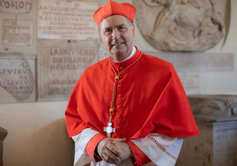 Cardenal español Fernández Artime, una opción de continuismo de Francisco