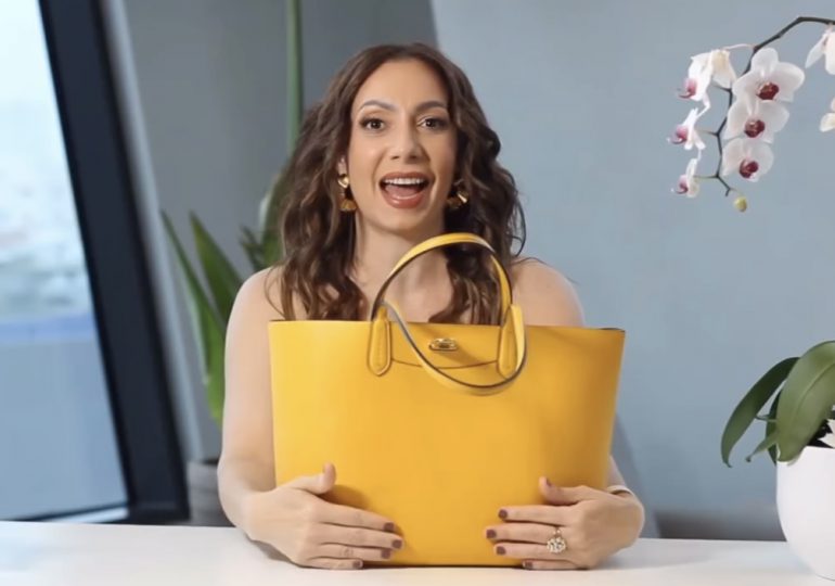 ¿Cuántas cosas hay en la cartera de Miralba Ruíz?