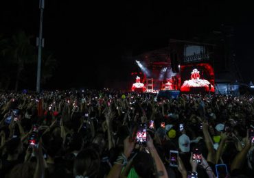 Video: Lady Gaga enloquece a 2,1 millones de fanáticos con su 'ópera gótica' en Copacabana