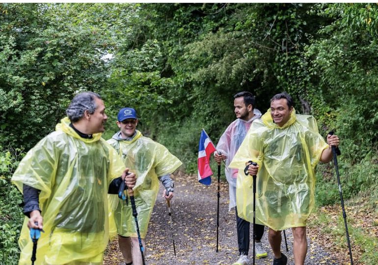 Peregrinos dominicanos continúan su ruta hacia Roma acompañados por la Virgen de la Altagracia