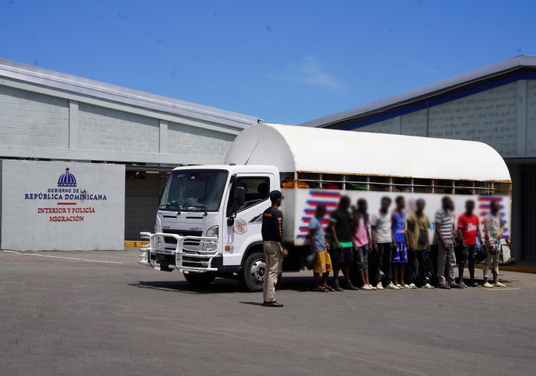Operaciones migratorias dejan saldo de 1,243 detenidos y 1,082 deportados