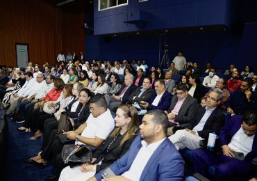 Actividad reunió expertos y agentes de cambio discuten cómo acelerar transformación digital en región