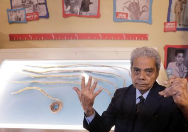 Después de 66 años, Shridhar Chillal se despide de sus legendarias uñas