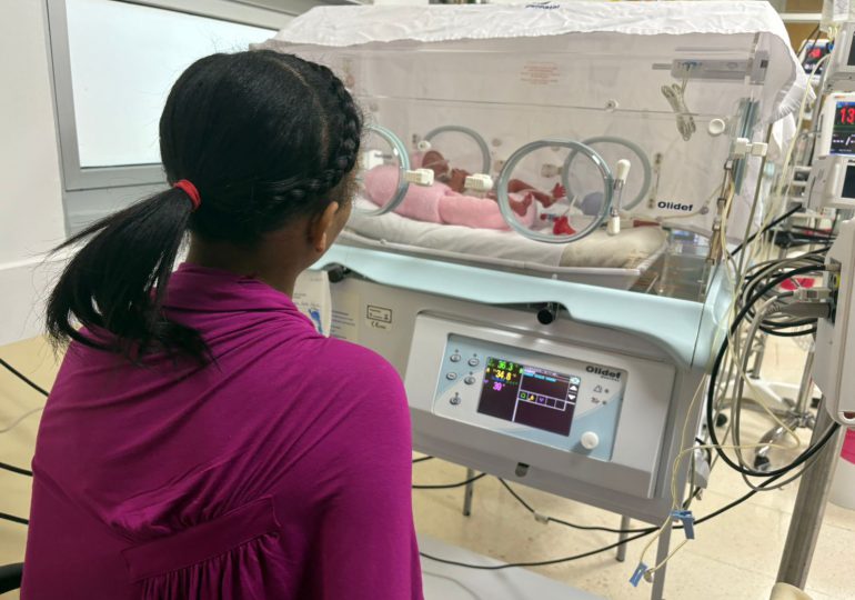 Madre primeriza da a luz cuatrillizos en el HOMS