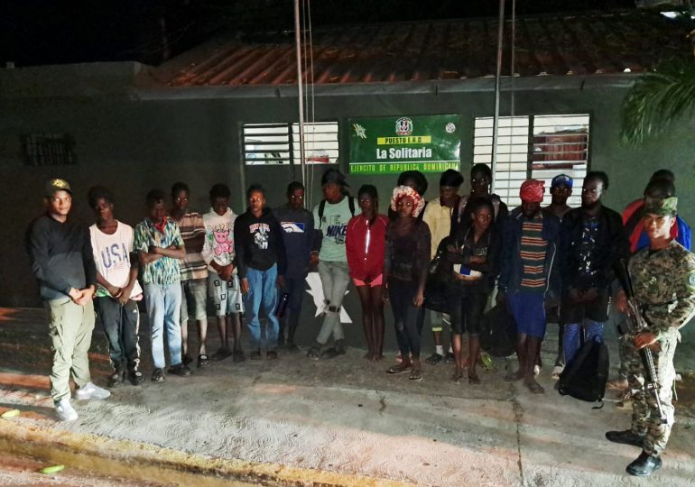Interceptan 29 haitianos indocumentados que intentaban evadir puestos de chequeo militar