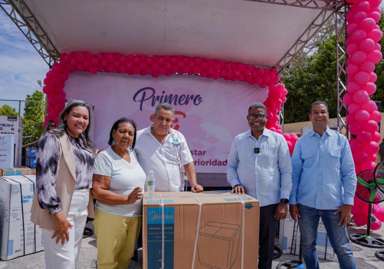 Propeep lleva jornada especial a madres del Palmar de Ocoa de Azua