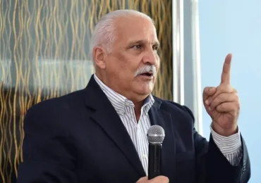 Video| "¿Está Faride Raful enfrentando mafias y por eso la atacan?", se pregunta Jaime David mientras cabalga