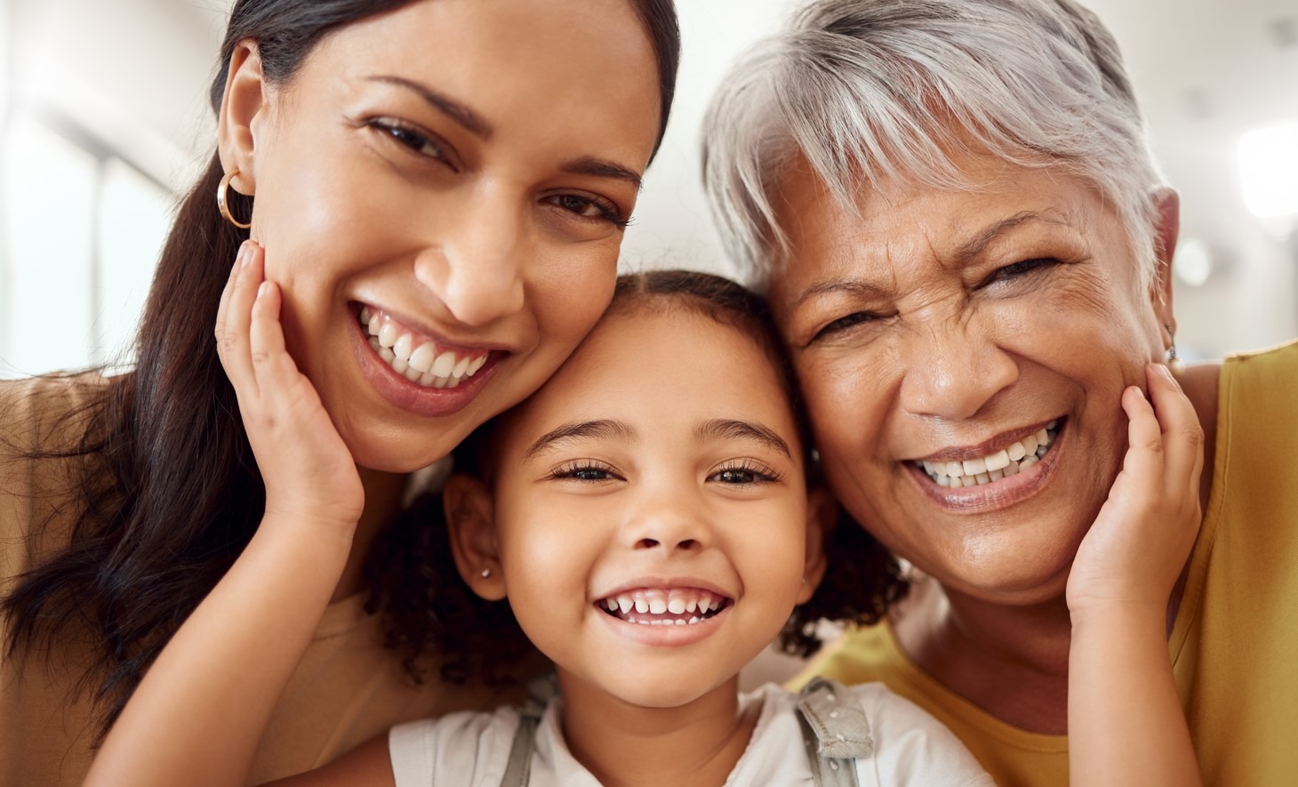 Día de las Madres 2025: Dominicanos mantienen viva la tradición con regalos, emociones y alto consumo