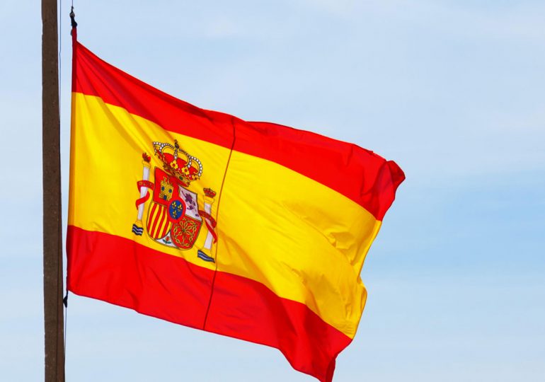 Nuevo Reglamento de Extranjería español facilita residencia para jóvenes y cónyuges