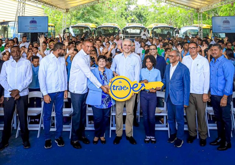 Realizan en El Seibo lanzamiento del Sistema Nacional de Transporte Estudiantil (TRAE)