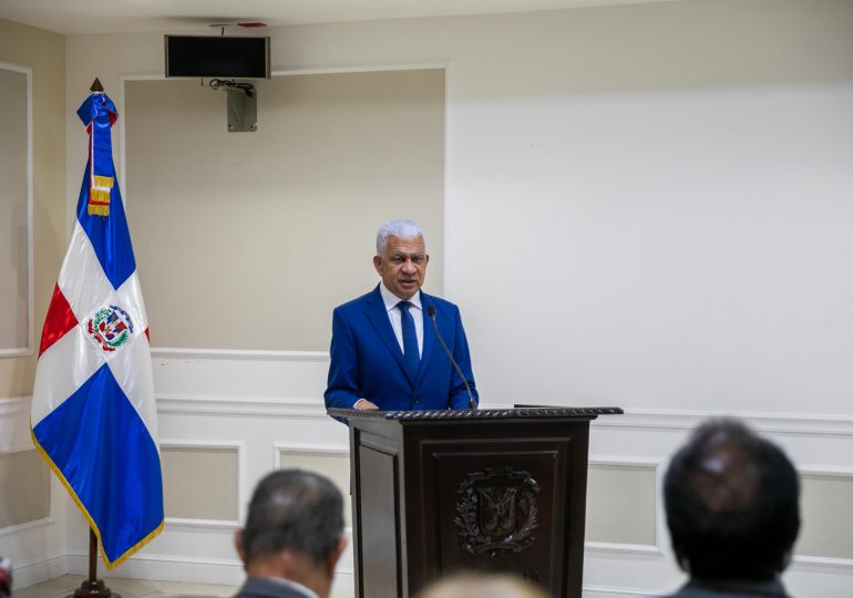 Senado conmemora el 64 aniversario del ajusticiamiento de Trujillo con conferencia histórica