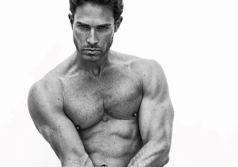 Sebastián Rulli enciende las redes con audaz sesión en blanco y negro