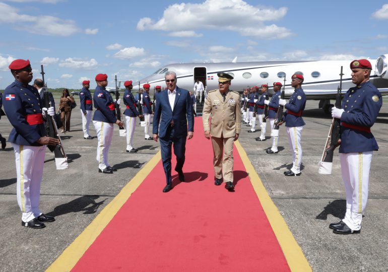 Presidente Abinader llega al país tras reunión con Marco Rubio en Washington