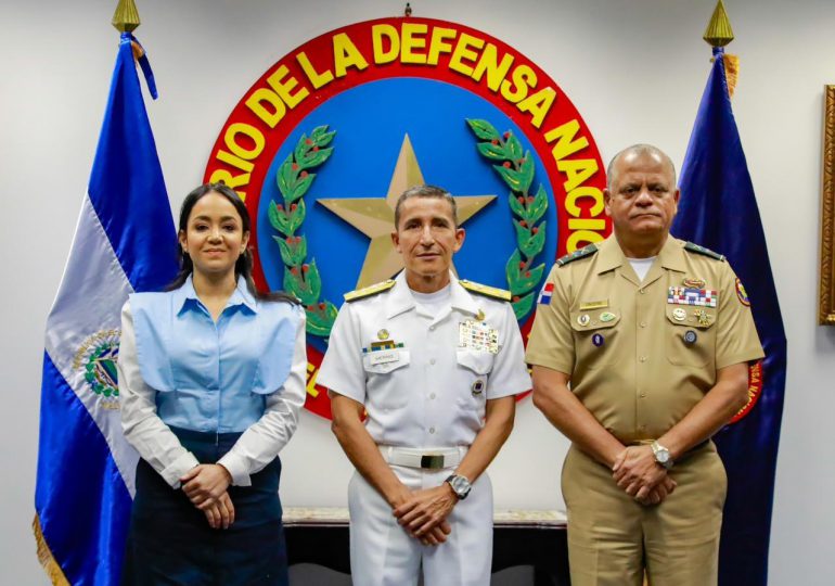 Ministro de Defensa RD visita El Salvador para conocer su modelo de seguridad y fortalecer cooperación bilateral