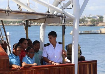 ¿Quieres conocer el buque escuela Juan Sebastián de Elcano por dentro?