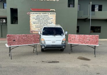 Ocupan contrabando de 80 mil cigarrillos ocultos en entre el chasis y cama de un camión en Santiago Rodríguez