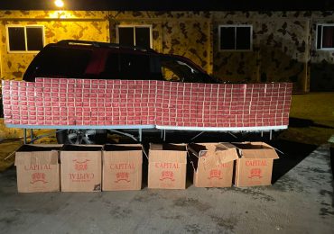 CESFRONT decomisa 79,200 unidades de cigarrillos que eran transportados en una jeepeta en Loma de Cabrera