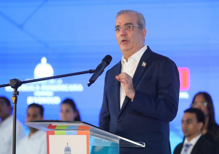 Abinader resalta liderazgo juvenil como motor de ética y transparencia
