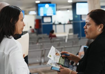 TSE orienta a usuarios de Pasaportes sobre corrección de actas de nacimiento