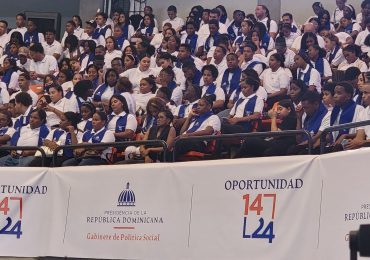 Más de 4 mil jóvenes se gradúan del programa 14-24