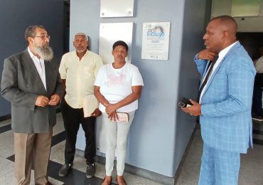 Denuncian intento de despojo de vivienda por parte de oficial de la Policía Nacional en Haina
