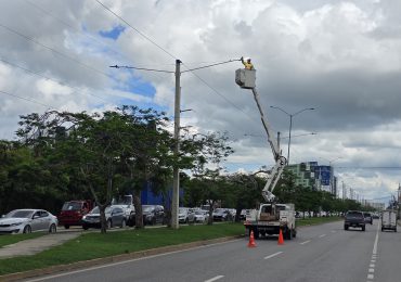 EDENORTE y Alcaldía de Santiago iluminan tramo (Calle Genaro Pérez/HOMS) de la Autopista Duarte en su llegada a la ciudad Santiago