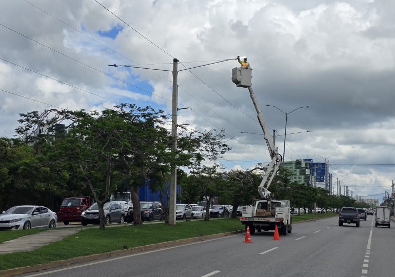 EDENORTE y Alcaldía de Santiago iluminan tramo (Calle Genaro Pérez/HOMS) de la Autopista Duarte en su llegada a la ciudad Santiago