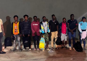 Ejército apresa haitiano guiaba grupo de indocumentados en zona rural de Valverde