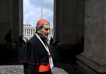 Los cardenales urgen a un alto el fuego en Ucrania y Oriente Medio antes del cónclave