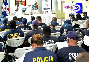 Consejo Nacional de Drogas y Alcaldía SDE inician jornada de formación para la Policía Municipal