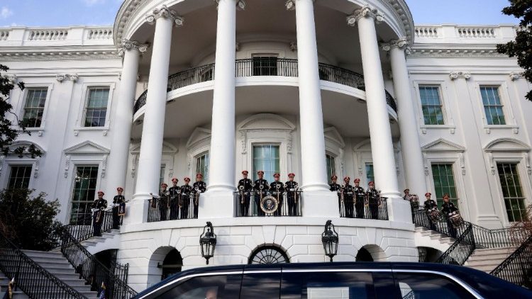 La Casa Blanca de Trump crea su propio universo mediático