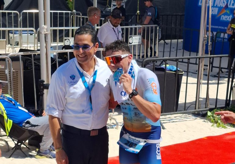 Boricua Javier Figueroa hace historia como bicampeón de Iroman 70.3 Cap Cana; gana segunda edición