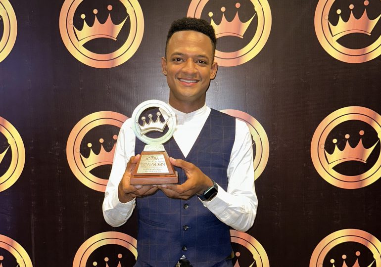 Dániel Lajara gana como “Presentador de Televisión” en Premios El Galardón 2025