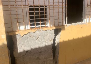 Video| Comunitarios de Villa Vázquez denuncian mal estado de la escuela primaria Buen hombre; “está apunto del colapso”