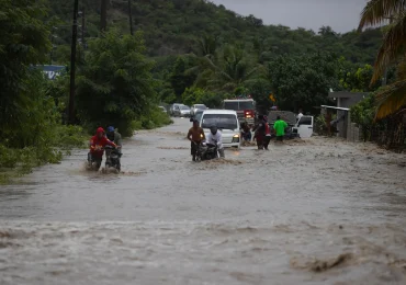 Lluvias del fin de semana provocan inundaciones, daños viales y mantienen provincias en alerta