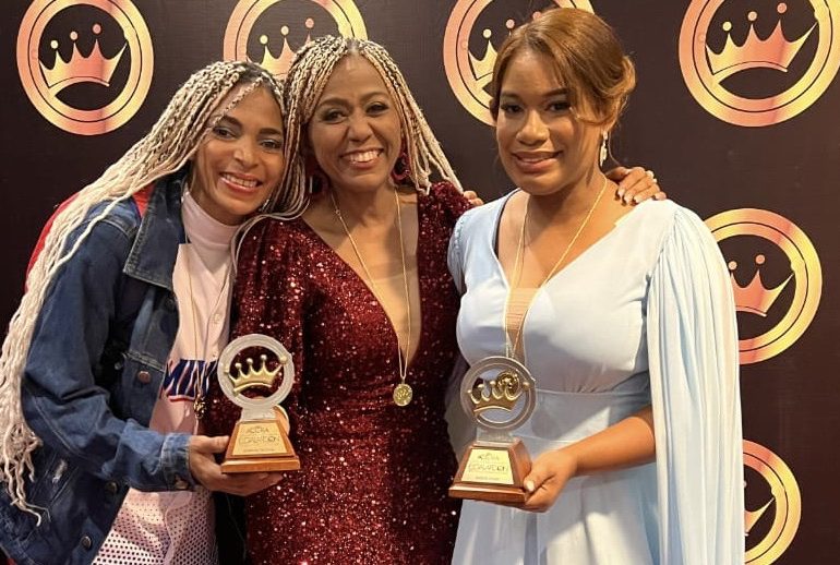 Milys Peralta recibe el premio Voice Over del Año en Premios El Galardón 2025