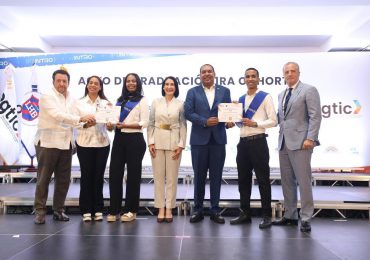 OGTIC gradúa 94 jóvenes en áreas STEM a través de su programa Semillero Digital INTRO