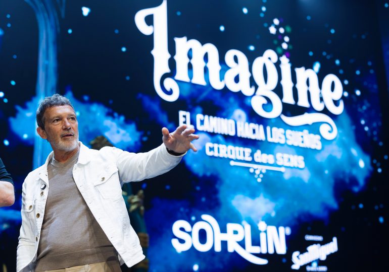 Antonio Banderas hace crecer su espectáculo 'Imagine' en el Espacio Sohrlin de Málaga