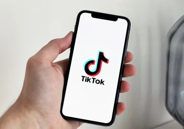 La UE acusa a TikTok de violar normas sobre publicidad digital