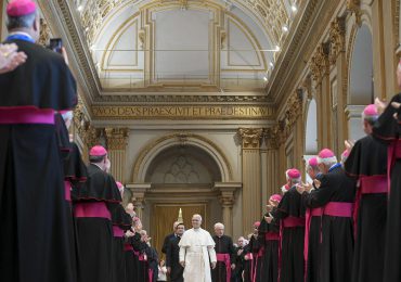 El papa alerta de que la dignidad humana corre el riesgo de ser aniquilada por algoritmos