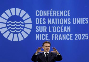 Macron advierte contra el "enorme error" de cuestionar la graviedad de la crisis del clima