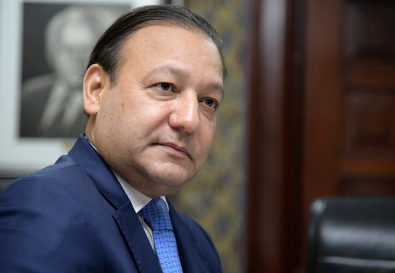 Abel Martínez cuestiona el alto precios de los combustibles en RD