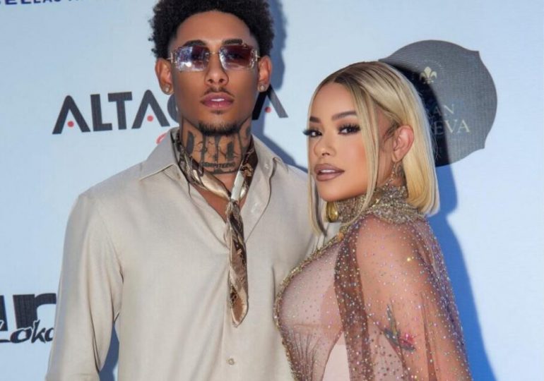 La Insuperable y el Señor Jiménez muestran su amor al público