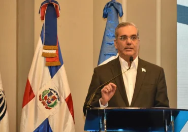 Abinader celebra que RD vuelve a conectar con NY a través aerolínea nacional luego de 30 años