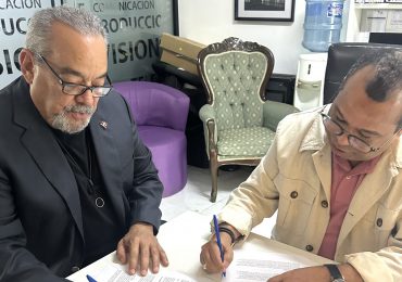 Pelidom y Señales TV firman acuerdo para incluir producciones de historia dominicana y defensa de los valores de la familia