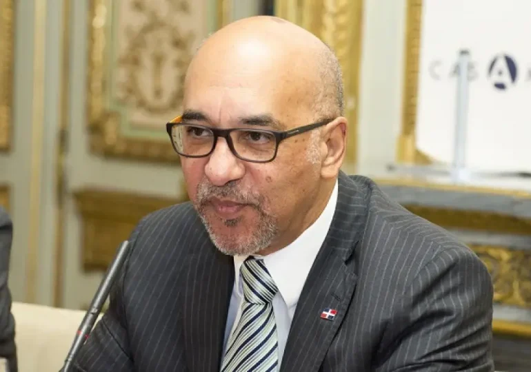 Aníbal de Castro revela detalles de su estilo periodístico y su pasión por las palabras