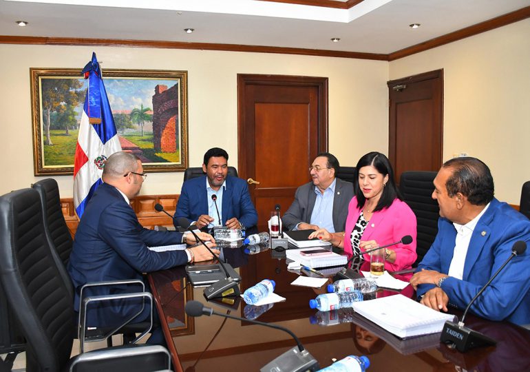 Comisión Especial del Senado que estudia Código de Trabajo aprueba 80% de la pieza